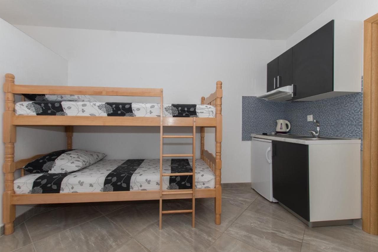 Studio Apartments Zloic In Крвавица Экстерьер фото